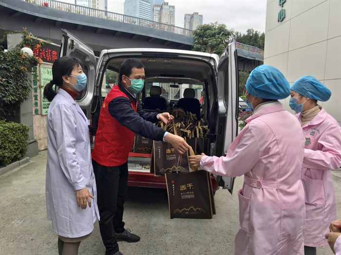 喜報：福州尚干餐飲公司榮獲第六屆“誠信先進單位”、公司董事長鄭炳春榮獲“誠信工作先進個人”